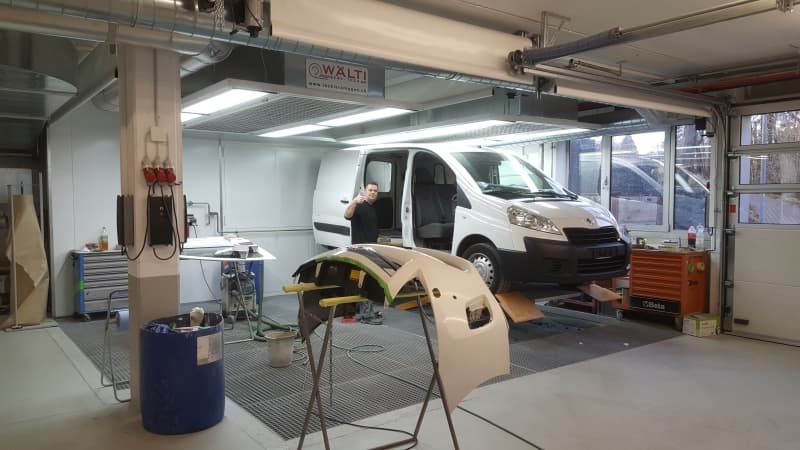 Carrosserie-/Lack-/Frontscheibenschaden – wir sind für Sie da