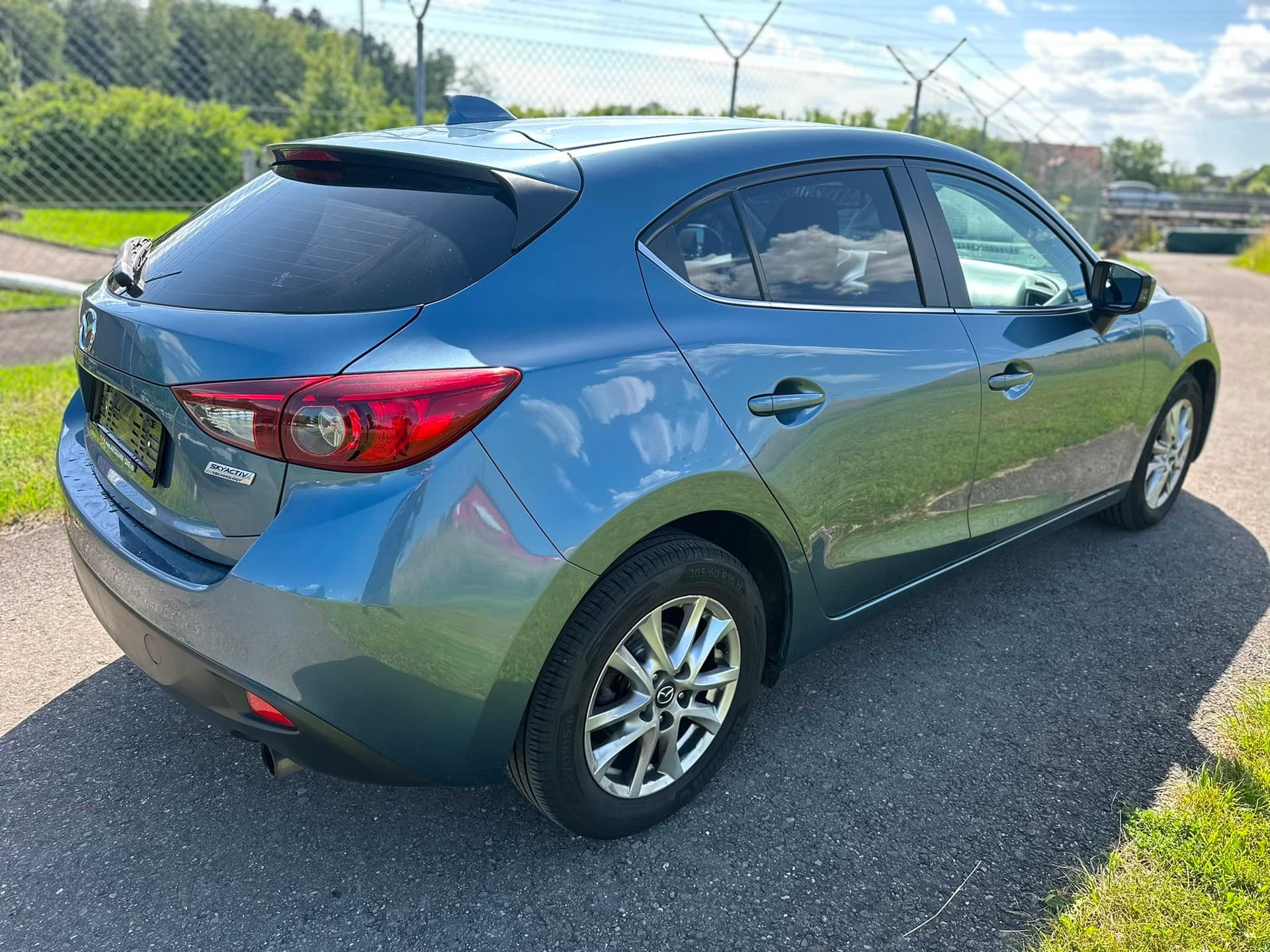 MAZDA 3 2.0 16V Revolution