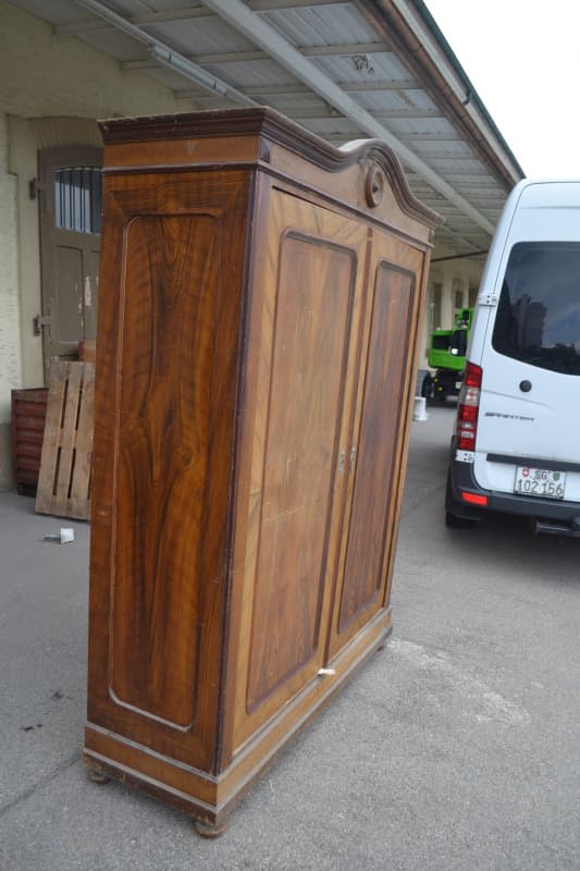 Schrank 2 Türig Antik