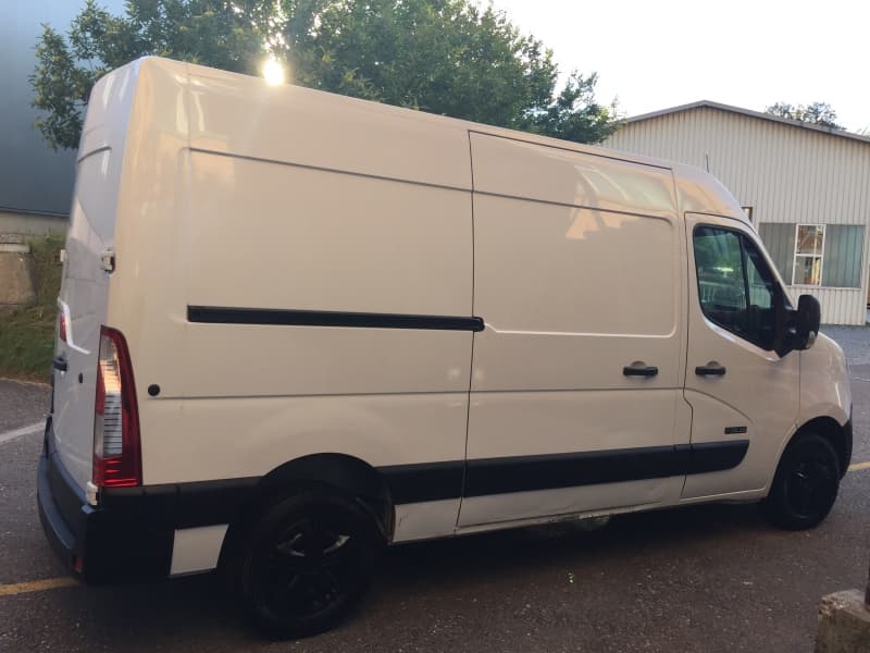 Lieferwagen Nissan Movano Bus Weiss Hochdach