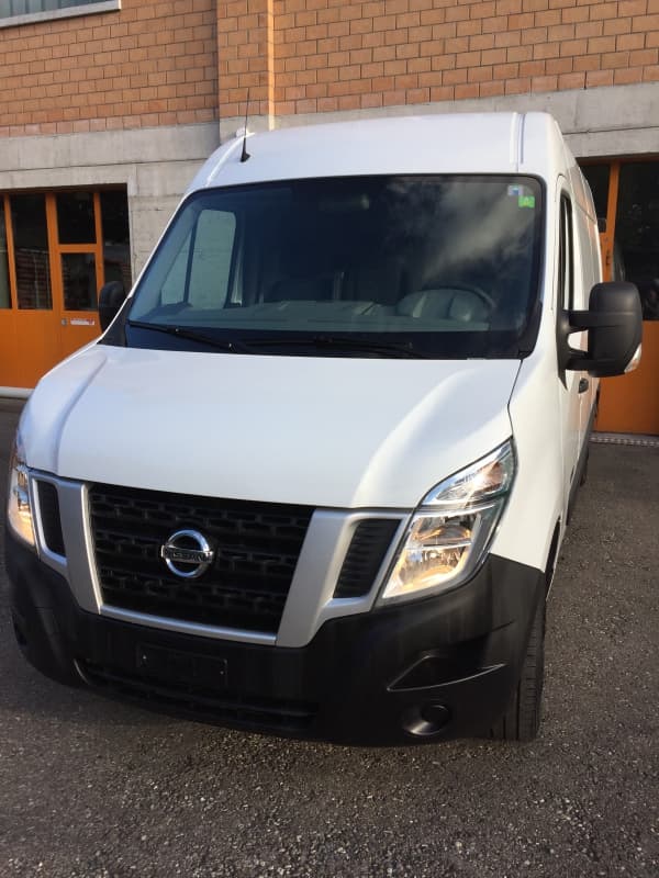 Lieferwagen Nissan Movano Bus Weiss Hochdach