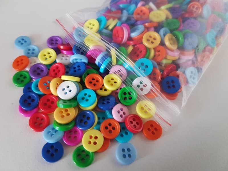 25 Knöpfe Bunt Mix Ø9mm 4 Löchern Knopf Basteln Nähen Kinder
