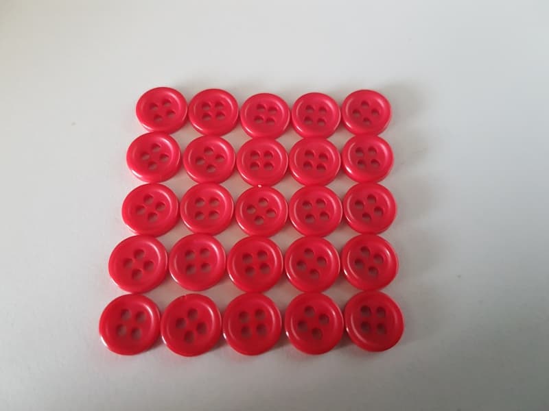 25 Knöpfe Bunt Mix Ø9mm 4 Löchern Knopf Basteln Nähen Kinder