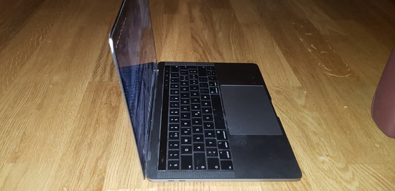 Apple MacBook Pro 15" 2018 Touch Bar (MR932SM/A) Intel Core i7 He