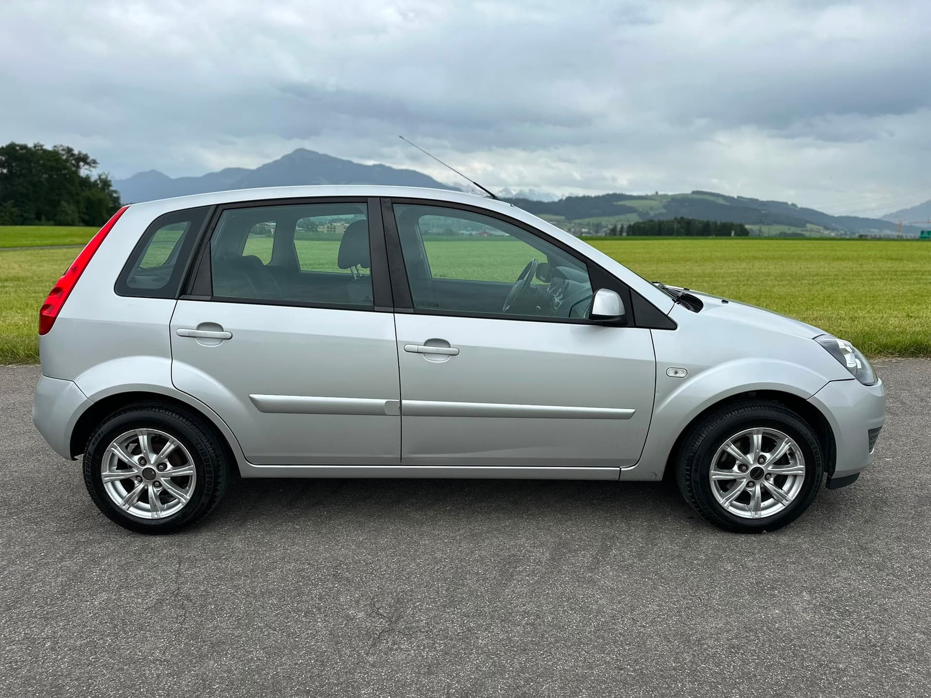 FORD Fiesta 1.4 16V Ghia