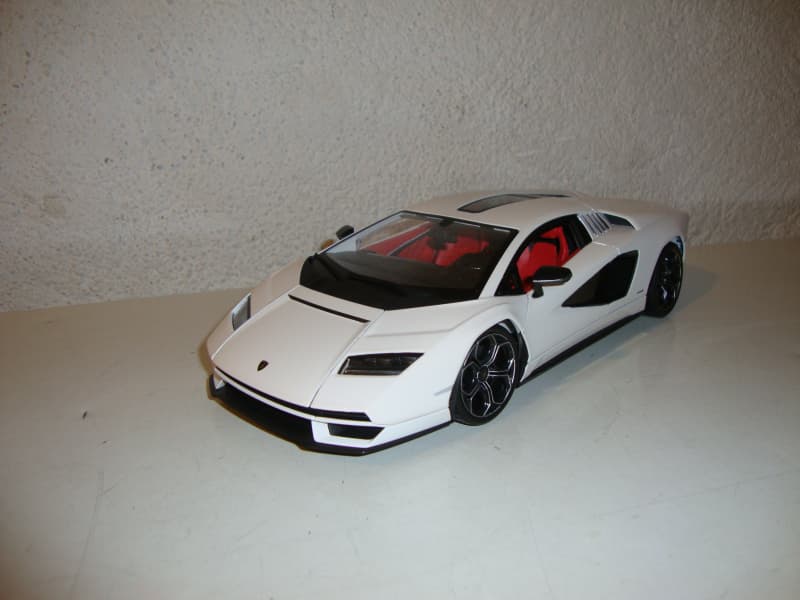 LAMBORGHINI COUNTACH LPI 800-4