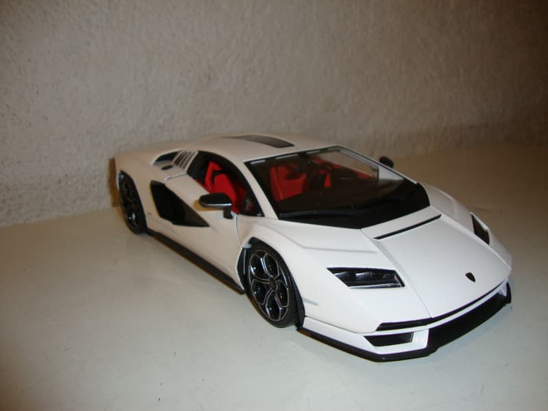 LAMBORGHINI COUNTACH LPI 800-4