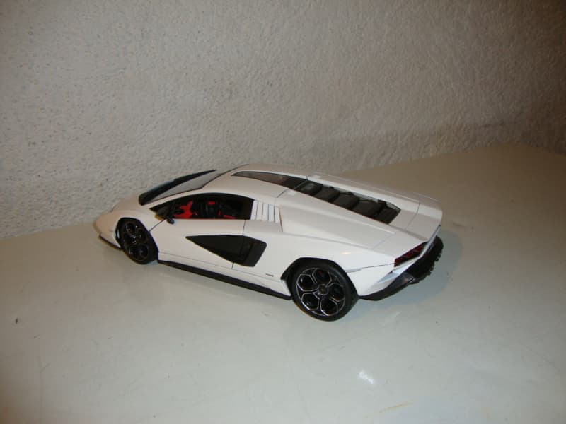 LAMBORGHINI COUNTACH LPI 800-4