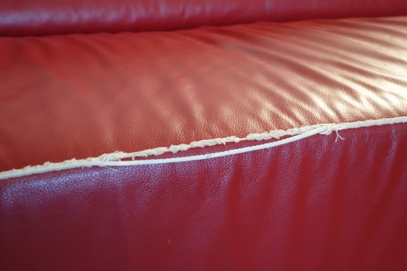 Rotes Ledersofa