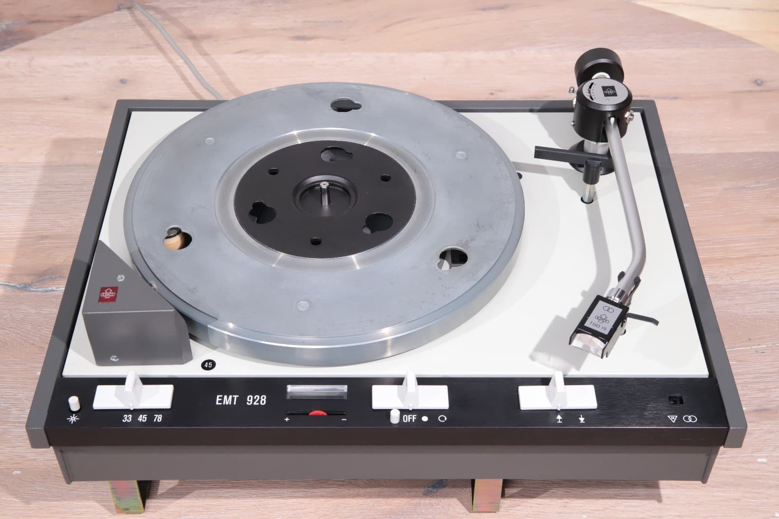 EMT 928 Studio-Plattenspieler