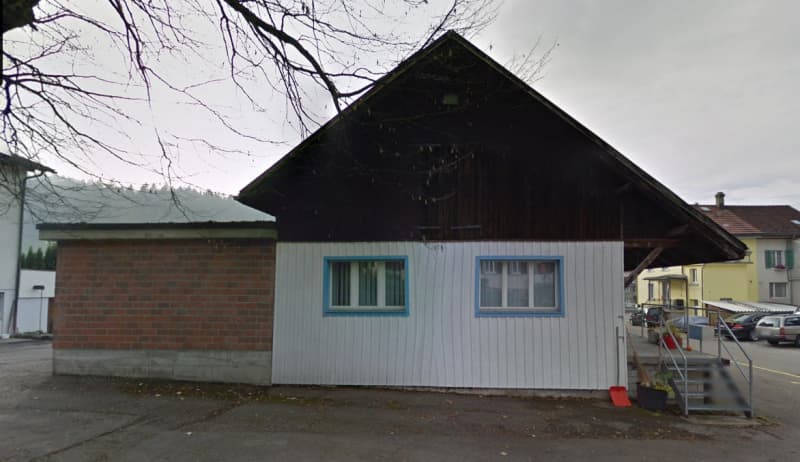 Büro- & Lagerraum (ca. 200m2; mit zwei Rampen) an zentraler Lage