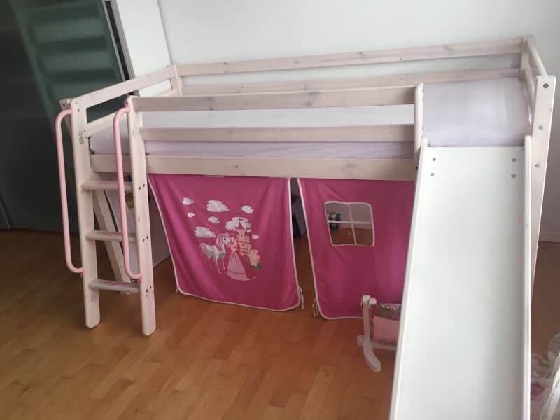Halbhochbett mit Rutschbahn