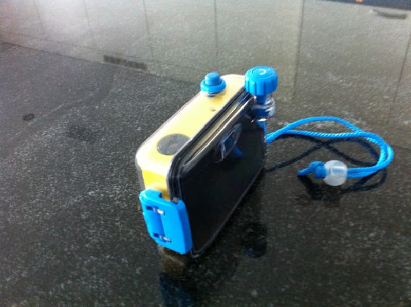 Fotoapparat mit Wasserdichter Hülle