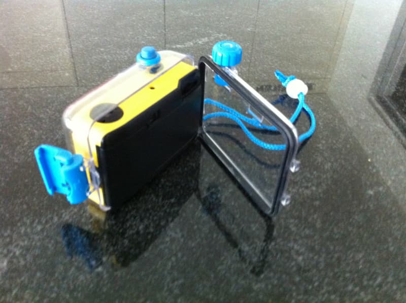 Fotoapparat mit Wasserdichter Hülle