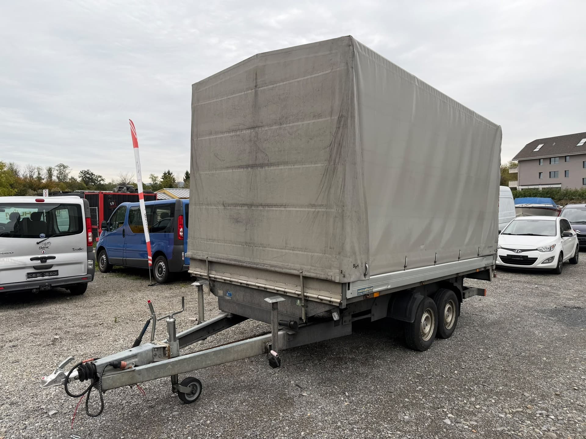 HUMBAUR HT 3500 mit Hebebühne