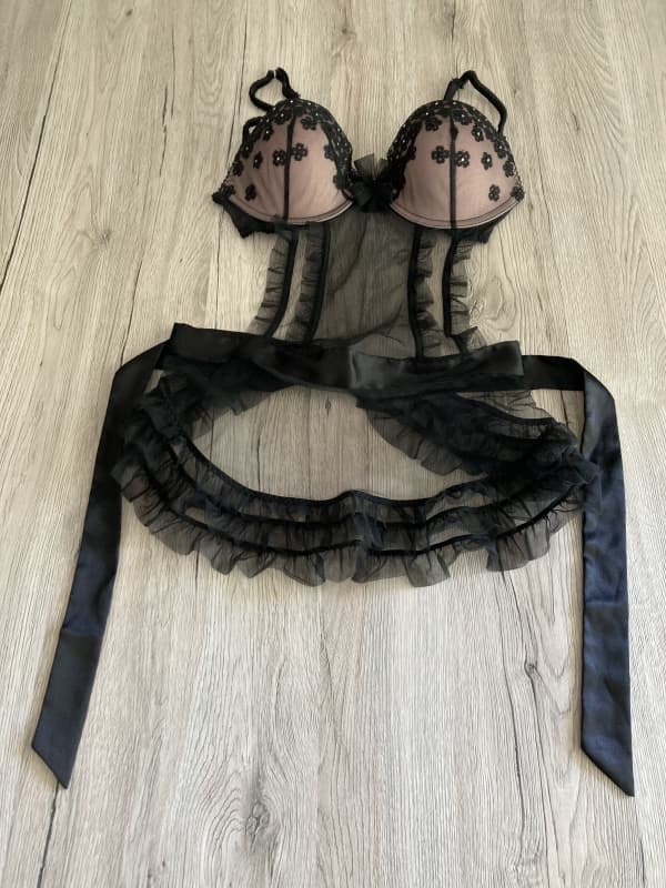 Bikinis und Unterwäsche Grösse S / 75C
