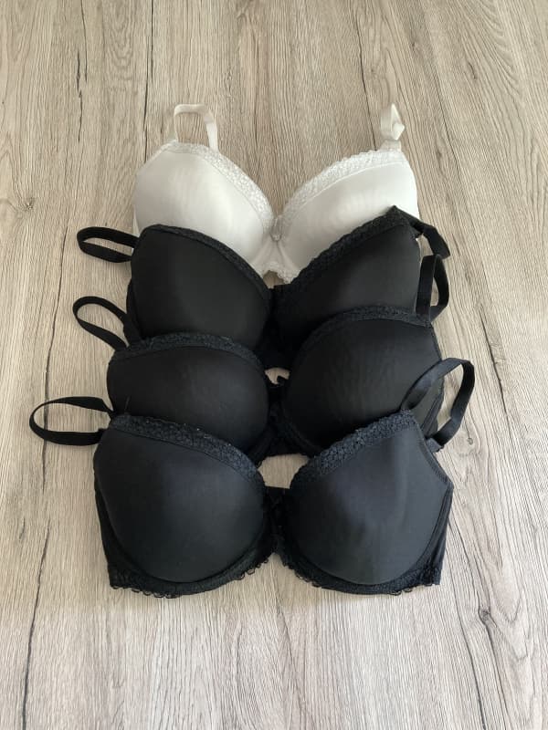 Bikinis und Unterwäsche Grösse S / 75C