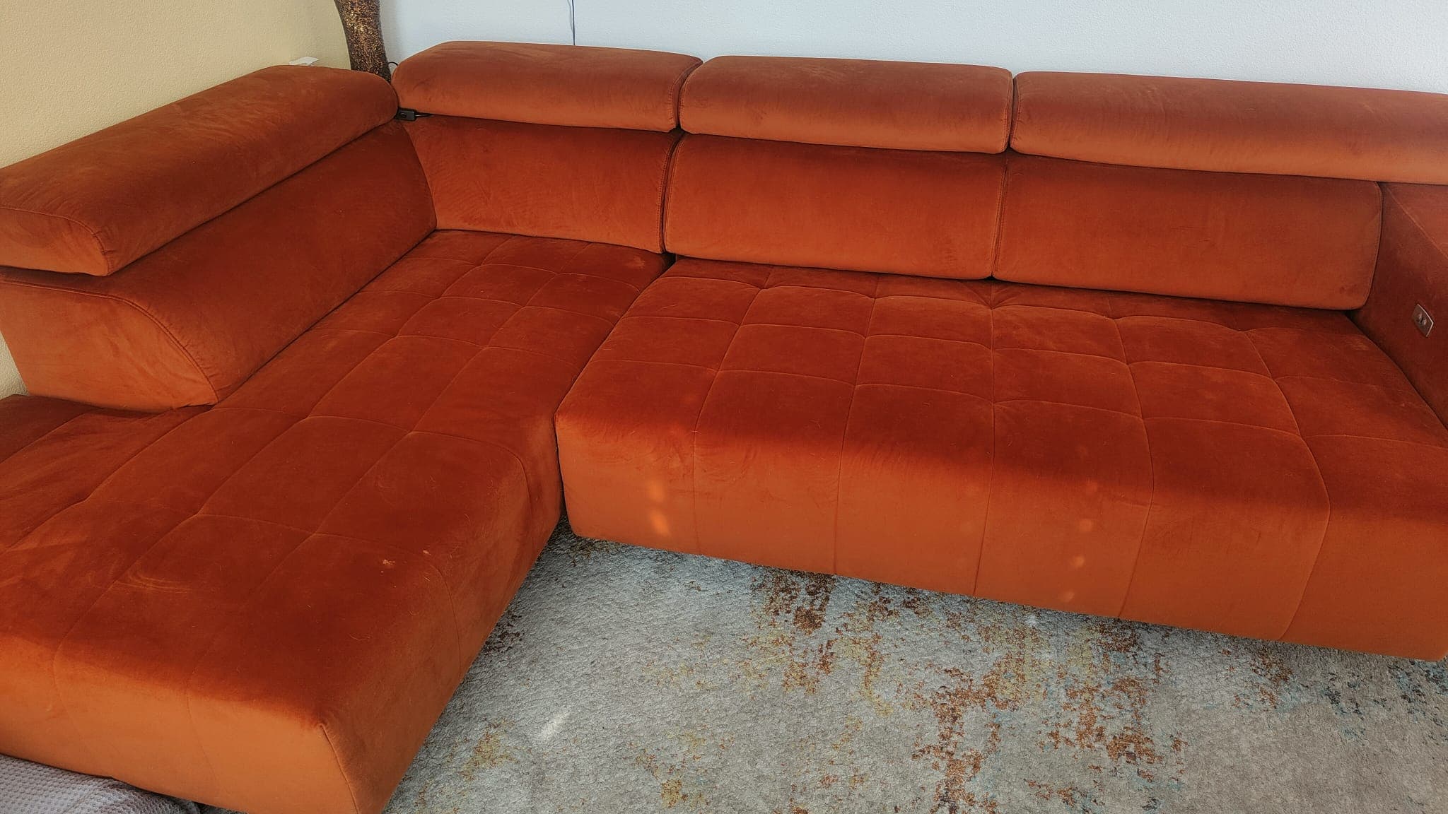 Multifunktionales und bequemes Sofa