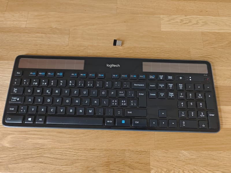 Sharp Tablet 15,6", Win 10, Toucheingabe inkl. Tastatur