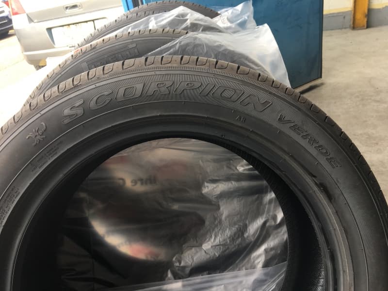Sommerreifen Pirelli 19" Neuwertig