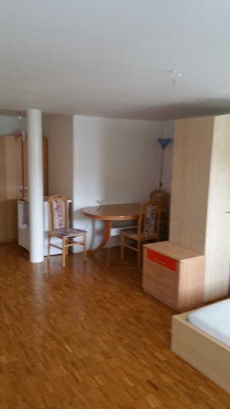 Möbliertes Zimmer für 1 Person Nichtraucherin/er auf 1.11.2020