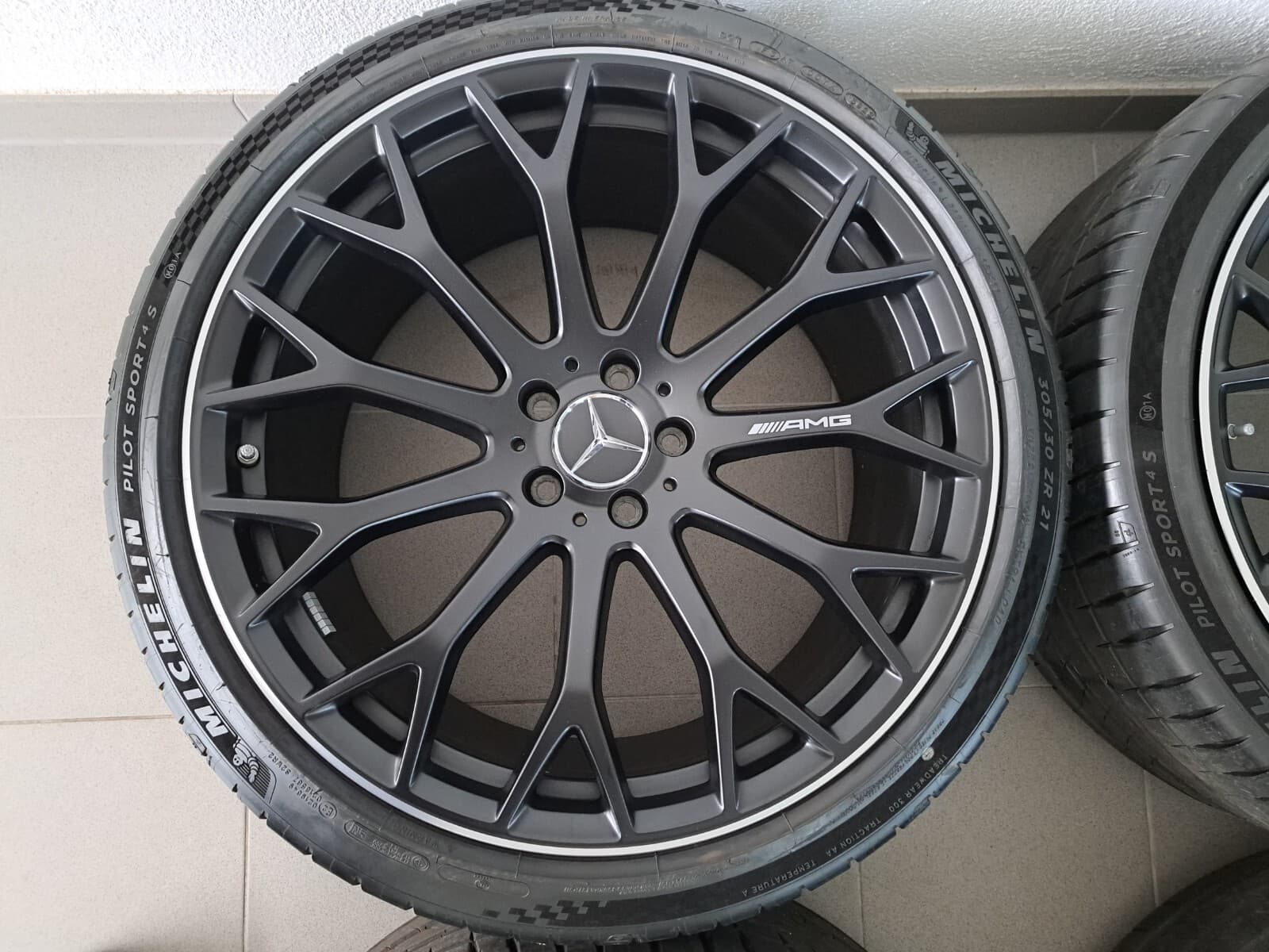 AMG Mercedes-Benz SL63 R232 21" Sommerradsatz