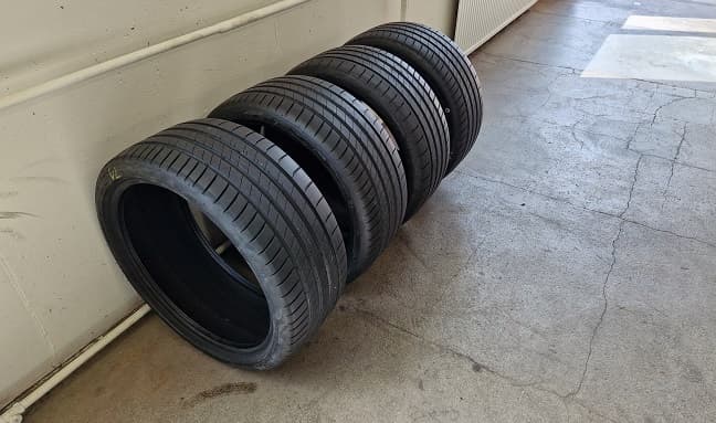 Sommerreifen Bridgestone 235/35/19" zb. Audi RS3