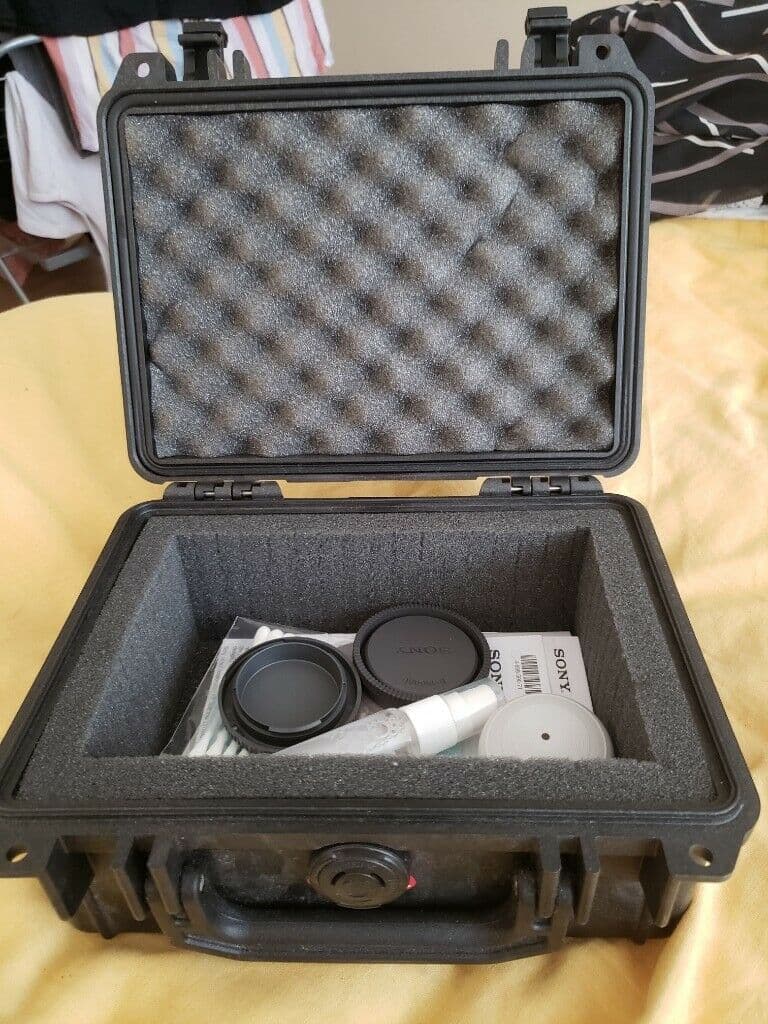 Sony A6300 4k (sehr guter Zustand) + wasserdichte Tasche Peli 115