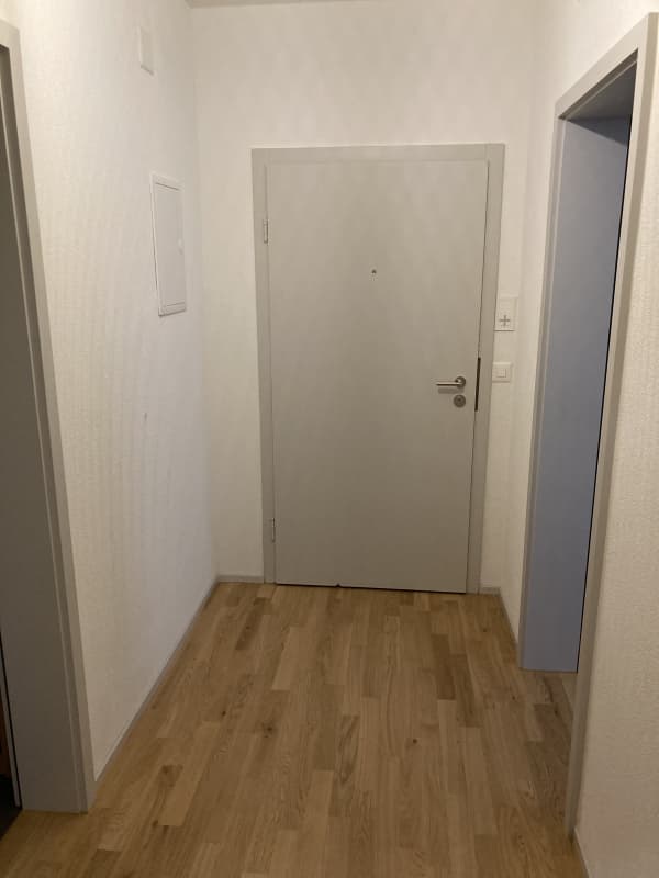 Neu renovierter Raum für Gewerbe