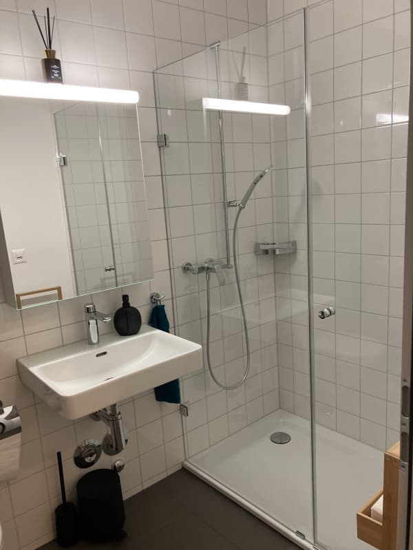 Neu renovierter Raum für Gewerbe