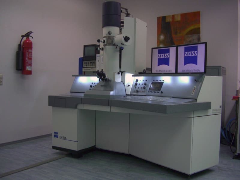 Carl Zeiss LEO EM 906 E TEM Transmissions-Elektronen-Mikroskop