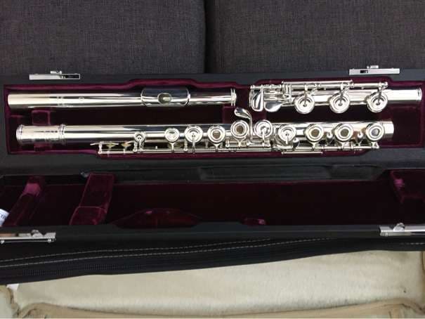 Yamaha Querflöte Silber Spitzdeckel YFL 677 H
