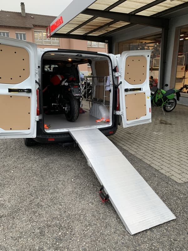 Motorradtransport / Sofort Abholung (Dringend) Tel. Und los.