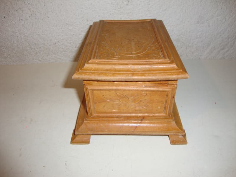 Alte Schmuckschatulle