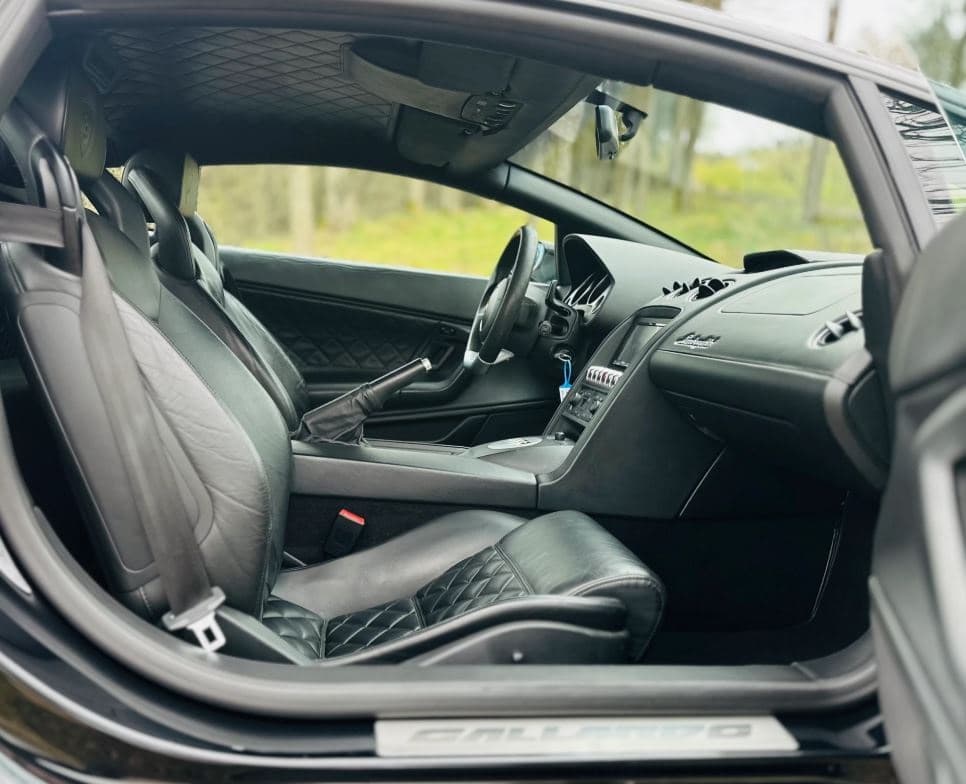 LAMBORGHINI Gallardo LP560-4
