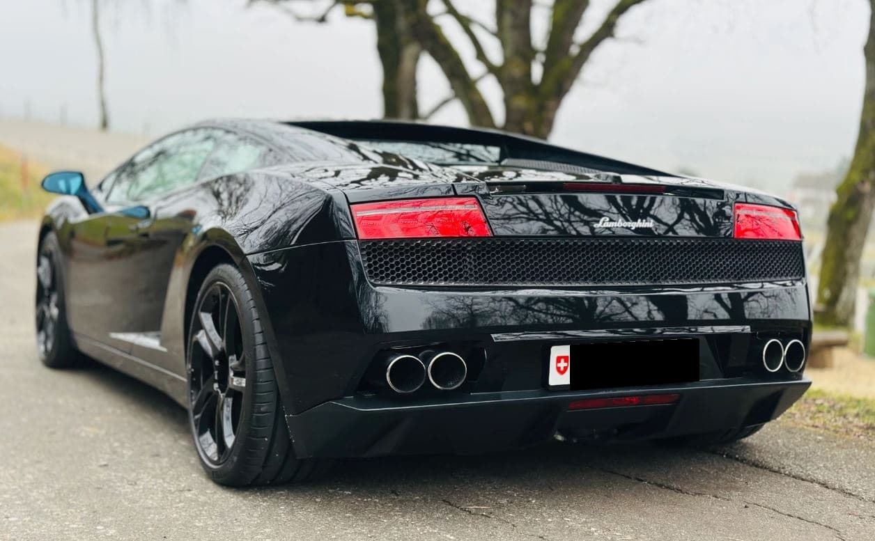 LAMBORGHINI Gallardo LP560-4