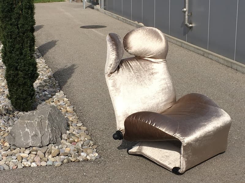 Unsere Polsterer beziehen Ihr Sofa, Sessel oder Stuhl neu