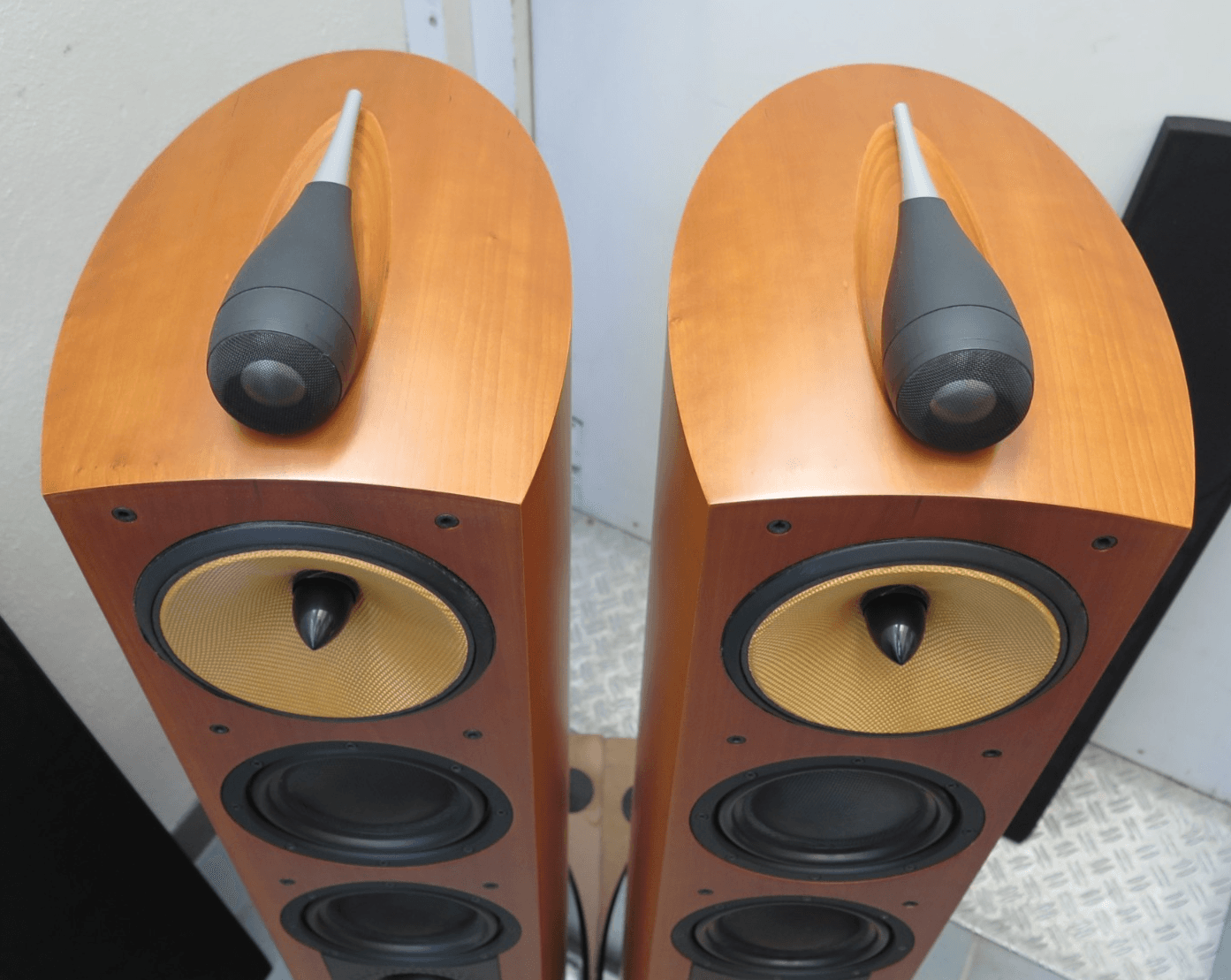 B&W Nautilus 804 Highend Stand-Lautsprecher mit Granitsockel