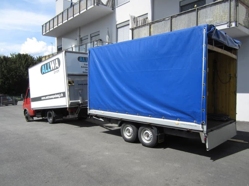 Umzug Sofa Transport Entrümpelungen Montagen Service
