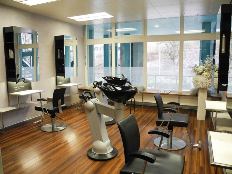 moderner hochwertig ausgebauter Coiffeur-Salon in Herisau
