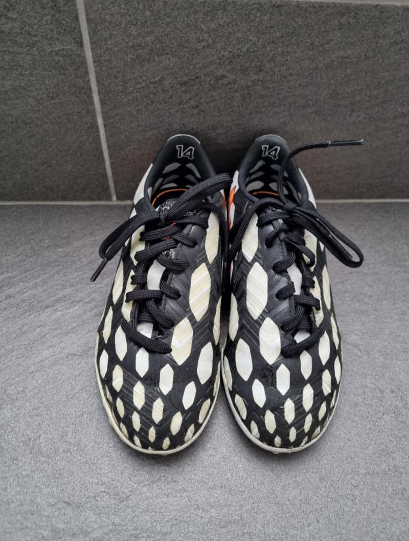 Adidas Fussballschuhe Grösse 33