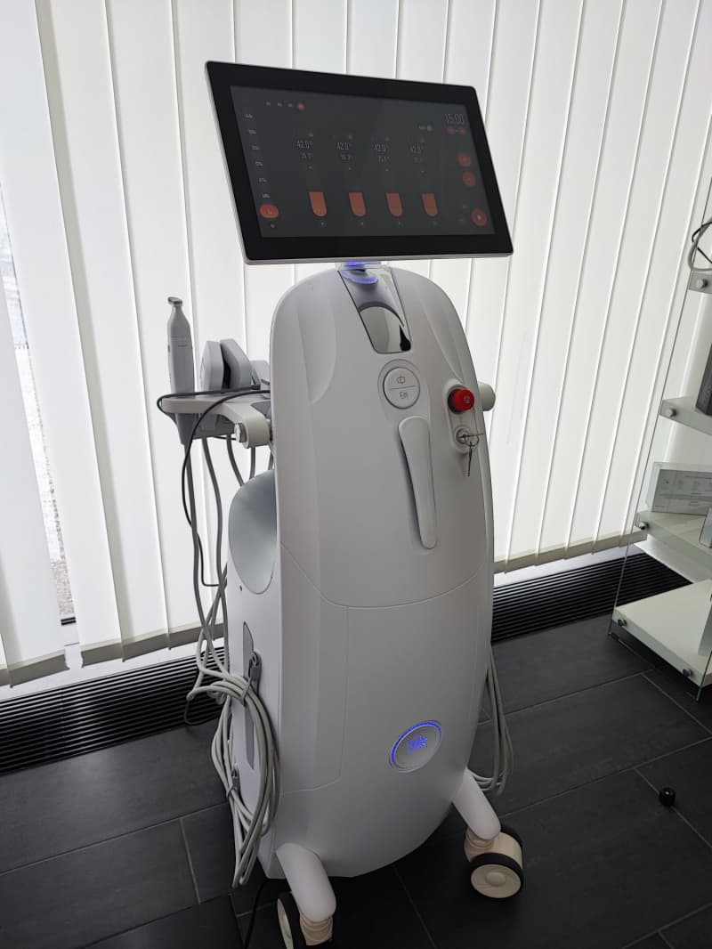 10D-HIFU-MIKROFOKUSIERTES ULTRASCHALL- UND SYNERG