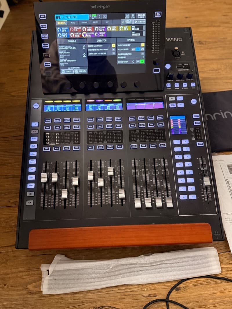 Behringer Wing Compact WIE NEU
