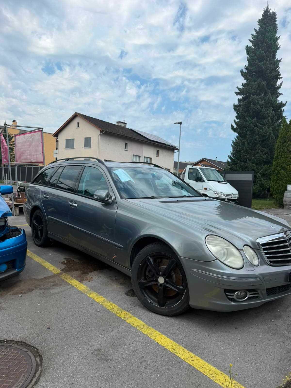 Mercedes E280 T 4Matic KoAmbi – Allrad – Top Zustand – Frisch MFK & Service!
