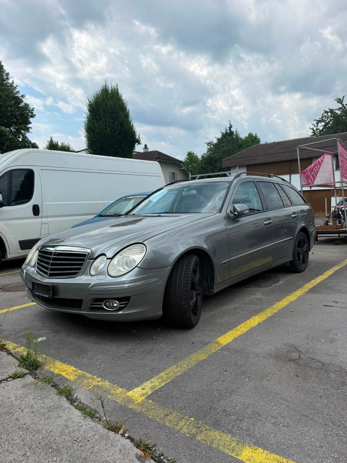 Mercedes E280 T 4Matic KoAmbi – Allrad – Top Zustand – Frisch MFK & Service!