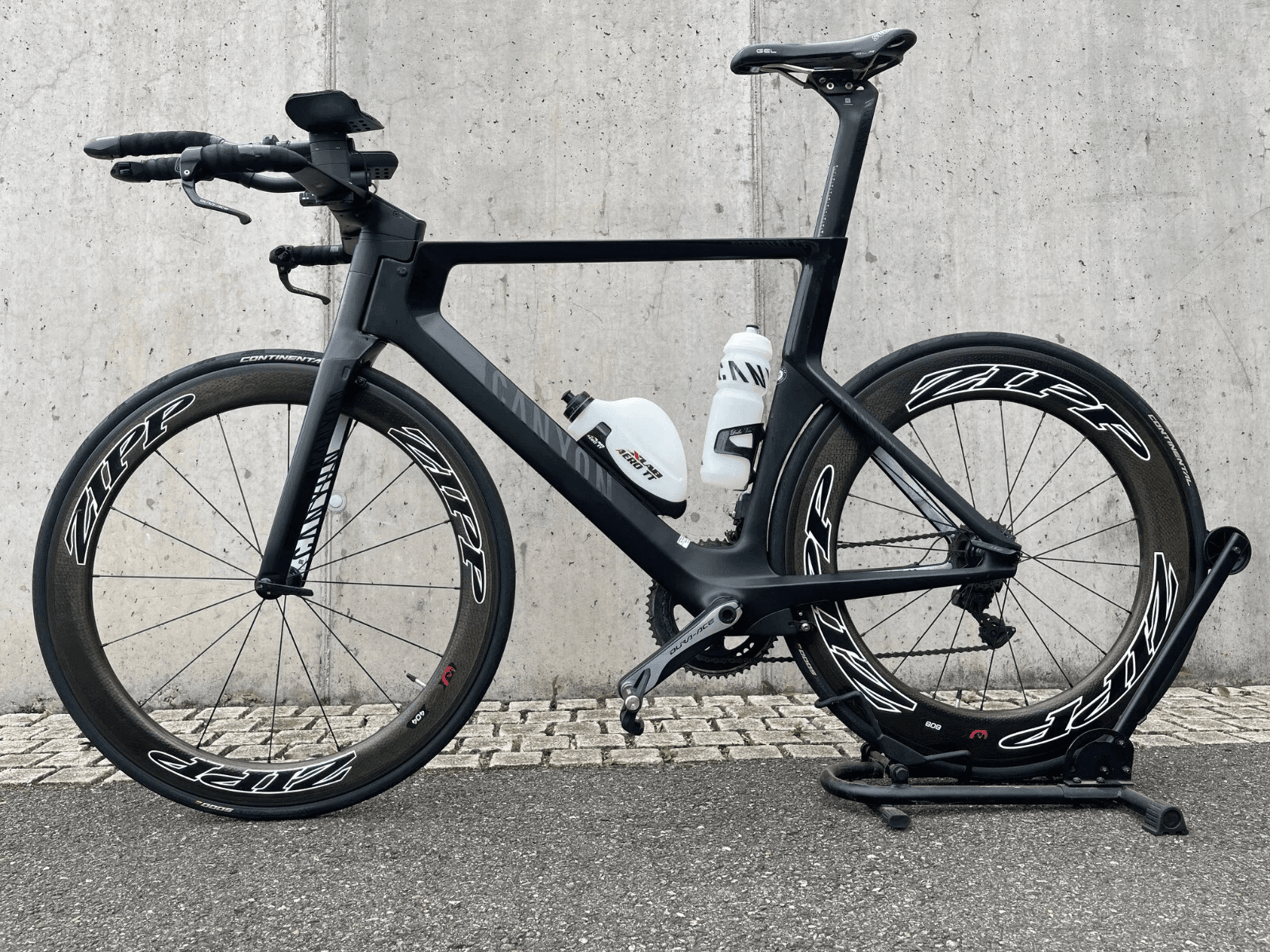 Canyon Speedmax CF 9.0 SL 8kg Dura Ace Zipp 808 404