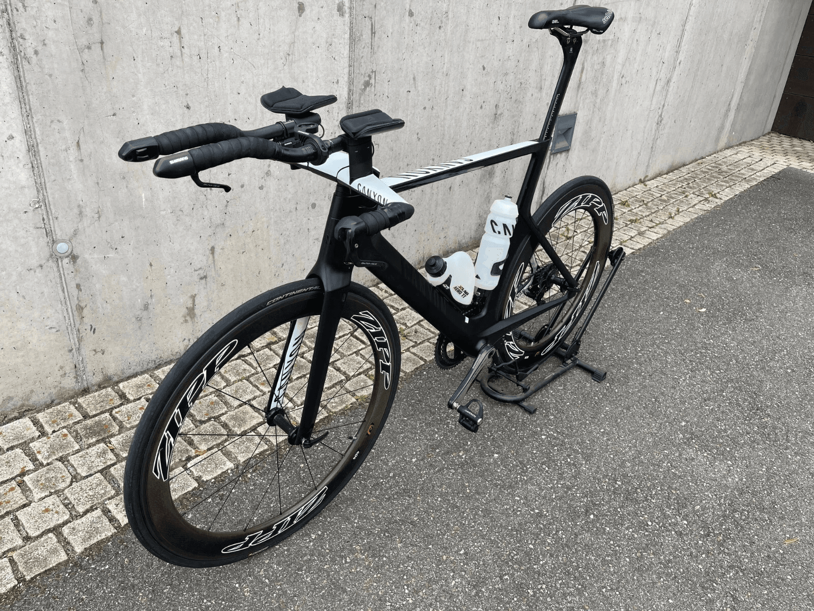 Canyon Speedmax CF 9.0 SL 8kg Dura Ace Zipp 808 404