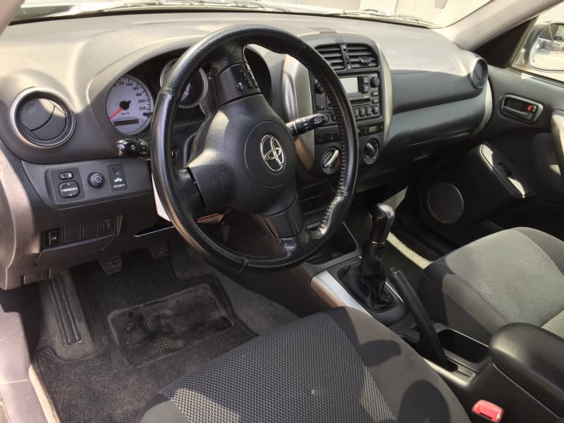 Gut erhaltener RAV4 zu verkaufen