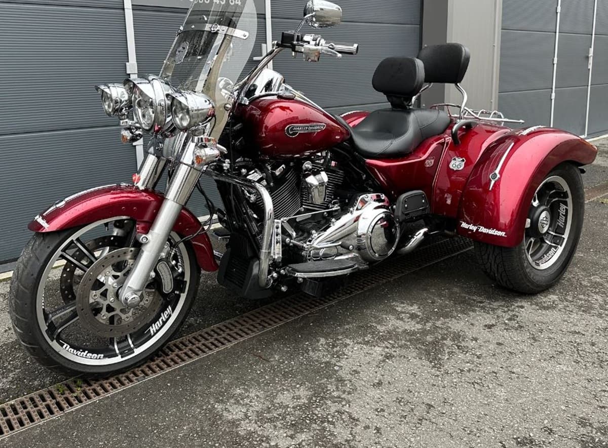 HARLEY-DAVIDSON FLRT Freewheeler