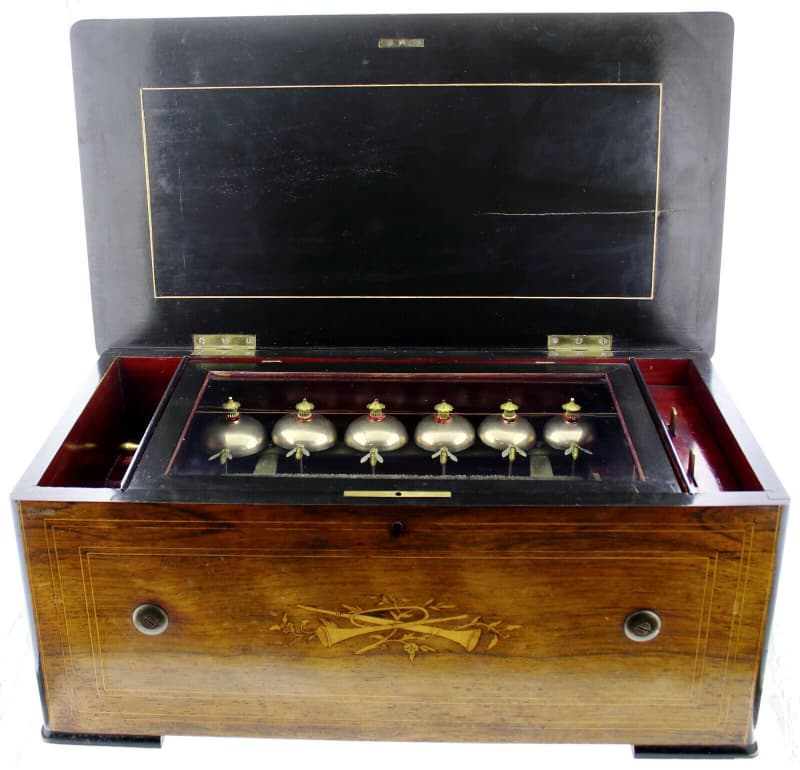 Antikes Walzenspielwerk um 1870 mit 6 Glocken